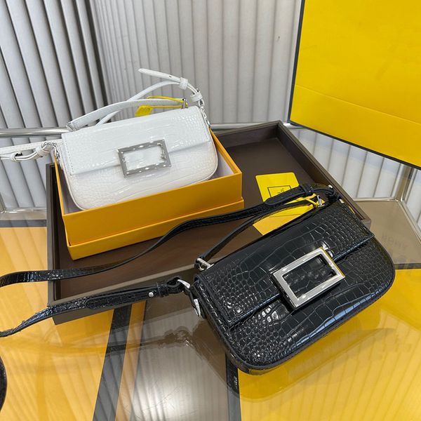 2023 women messenger travel bag classic style fashion bags shoulder lady totes handbags
2023 women messenger travel bag classic style fashion bags shoulder lady totes handbags