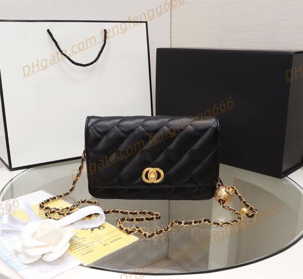 luxury designer chain sheepskin shoulder bags women rhombic lattice caviar leather crossbody purse female handbag flip cover small square ba
luxury designer chain sheepskin shoulder bags women rhombic lattice caviar leather crossbody purse female handbag flip cover small square ba