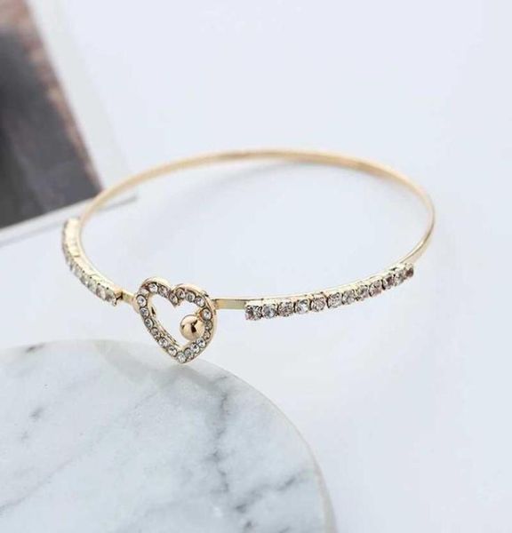 korea fashion simple hollow love rhinestone women girl elegant bracelet gold metal matching dress coat gift9081197, Black
korea fashion simple hollow love rhinestone women girl elegant bracelet gold metal matching dress coat gift9081197, Black