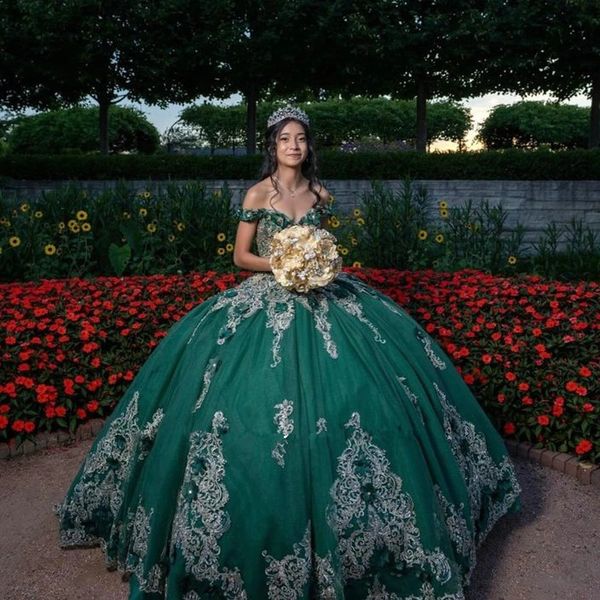 hunter green mexican quinceanera dresses off shoulder sequined appliques lace-up corset prom sweet 15 vestidos de xv anos, Blue;red
hunter green mexican quinceanera dresses off shoulder sequined appliques lace-up corset prom sweet 15 vestidos de xv anos, Blue;red