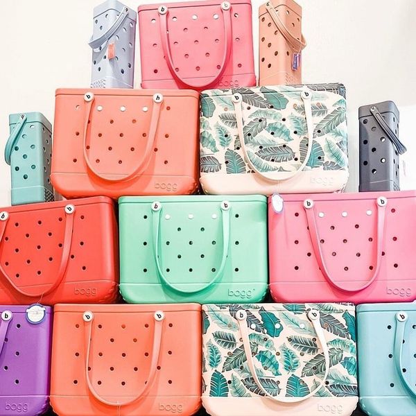 pvc tote designer woman summer large shopping bag luxury bogg handbag pochette mens fashion beach bags womens shoulder crossbody plastic clu
pvc tote designer woman summer large shopping bag luxury bogg handbag pochette mens fashion beach bags womens shoulder crossbody plastic clu