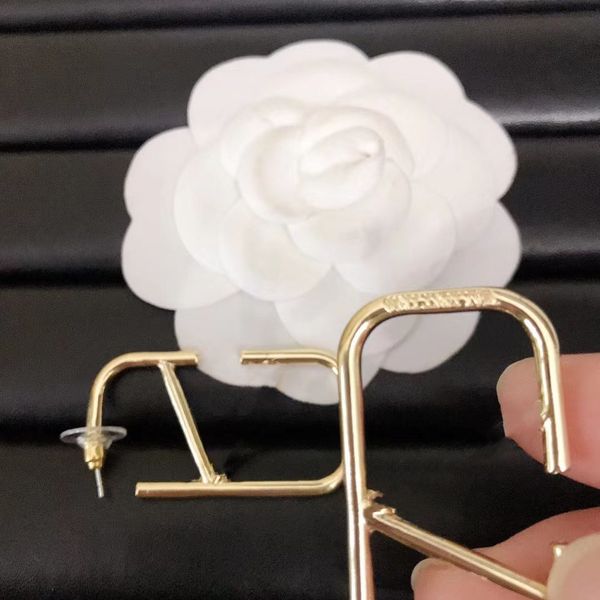 2023love earrings gold diamond stud earrings letters colorful crystal pendants womens ear clip designer jewelry ladies hoop earring86, Golden;silver
2023love earrings gold diamond stud earrings letters colorful crystal pendants womens ear clip designer jewelry ladies hoop earring86, Golden;silver
