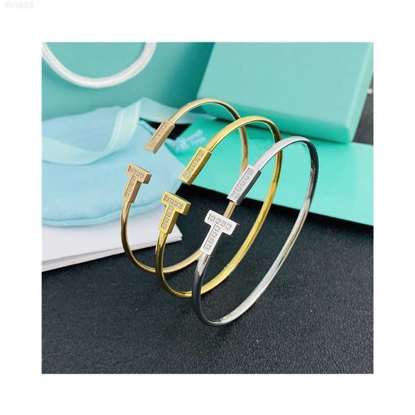 custom wholesale double t bracelet jewelry women adjustable open aaa brass zircon cz bangles 18k gold plated cuff coil bracelets, Golden;silver
custom wholesale double t bracelet jewelry women adjustable open aaa brass zircon cz bangles 18k gold plated cuff coil bracelets, Golden;silver