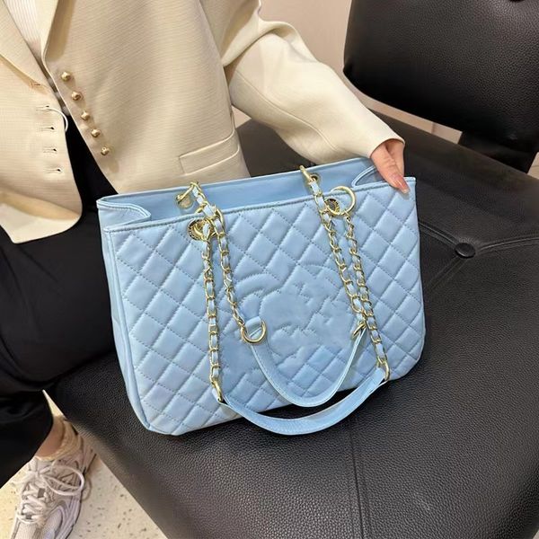 manufacturers direct sales of new women's bag classic omnibus large capacity chain single shoulder bag fashion car sewing line brand to
manufacturers direct sales of new women's bag classic omnibus large capacity chain single shoulder bag fashion car sewing line brand to