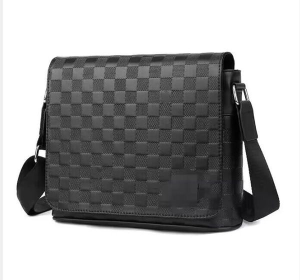 2023 Handbags Men Leather TRIO Messenger Bags Luxury Shoulder Bag Make up Designer Handbag Tote Man's bag louiseitys Purse viutonitys
2023 Handbags Men Leather TRIO Messenger Bags Luxury Shoulder Bag Make up Designer Handbag Tote Man's bag louiseitys Purse viutonitys
