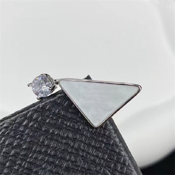 luxury design rings for womans inverted triangle letter designers ring trendy personality rings designer jewelry with logo dhl free, Golden;silver
luxury design rings for womans inverted triangle letter designers ring trendy personality rings designer jewelry with logo dhl free, Golden;silver