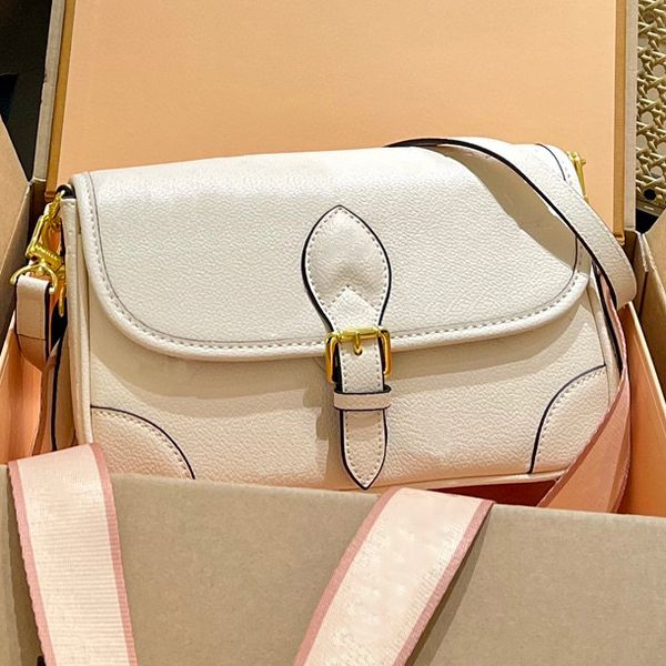 shoulder bags designer bags shoulder bag real leather luxury old flower diane baguette handbag large-capacity canvas strap embossed letter c
shoulder bags designer bags shoulder bag real leather luxury old flower diane baguette handbag large-capacity canvas strap embossed letter c
