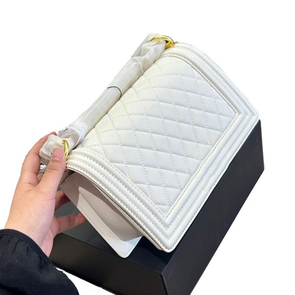 designers classic boy flap shoulder bags france brand genuine leather qulited matelasse bag gold metal chain solid color crossbody bag luxur
designers classic boy flap shoulder bags france brand genuine leather qulited matelasse bag gold metal chain solid color crossbody bag luxur