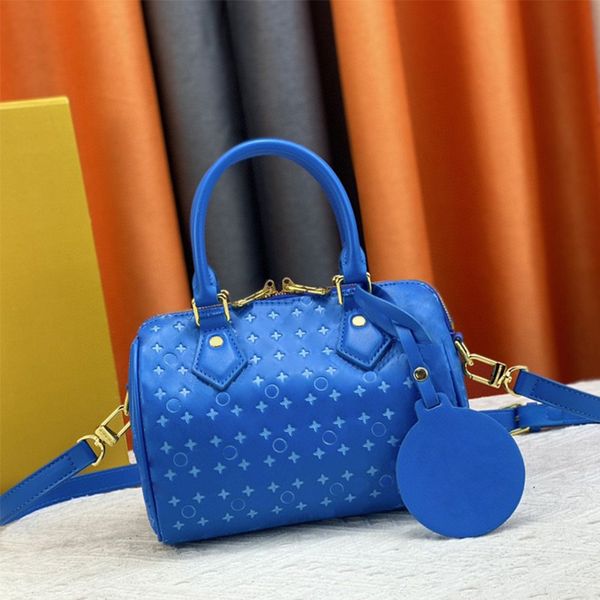 designer bag mens and womens vintage printed handbag fashion portable crossbody bag full leather cylinder bag #22595 versatile shoulder bag
designer bag mens and womens vintage printed handbag fashion portable crossbody bag full leather cylinder bag #22595 versatile shoulder bag