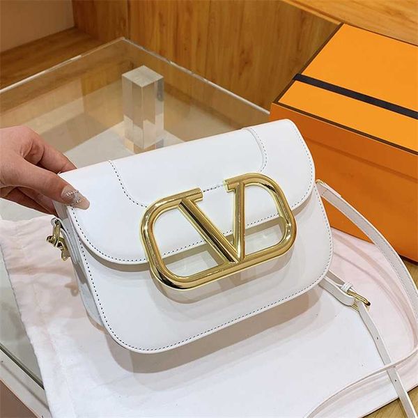 16% off 2023 handbag temperament women's new popular korean simple shoulder high grade small square fashion trendy crossbody bag
16% off 2023 handbag temperament women's new popular korean simple shoulder high grade small square fashion trendy crossbody bag