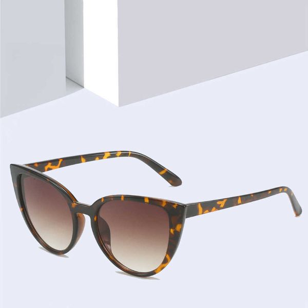2023 new large frame cat eye sunglasses for women's personalized american style sunglasses, White;black
2023 new large frame cat eye sunglasses for women's personalized american style sunglasses, White;black