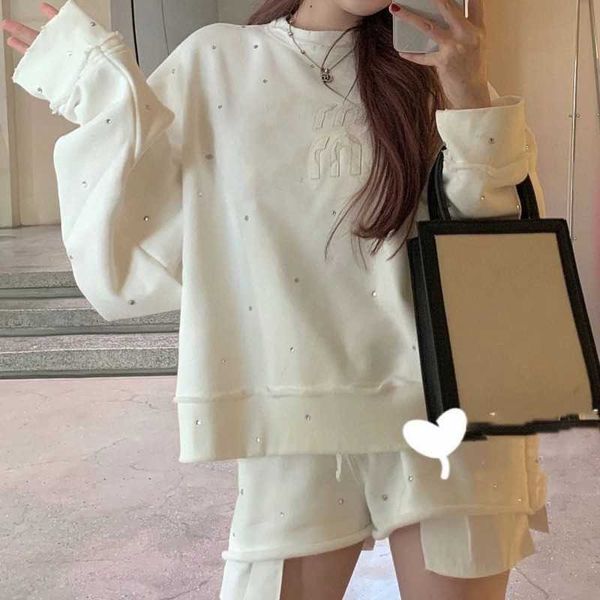 spring tracksuit designer womens set full diamond embroidery sweatshirt shorts two-piece long-sleeved curling sweater sports suit, Gray
spring tracksuit designer womens set full diamond embroidery sweatshirt shorts two-piece long-sleeved curling sweater sports suit, Gray