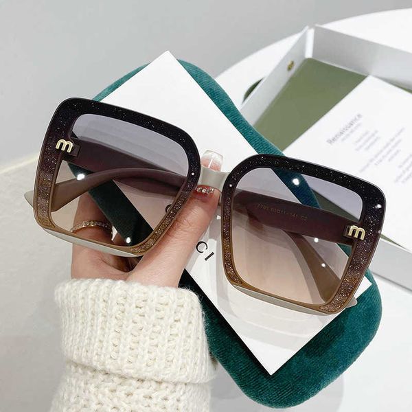 2023 new m family simple classic popular on the internet sunglasses show face small trendy and little red, White;black
2023 new m family simple classic popular on the internet sunglasses show face small trendy and little red, White;black