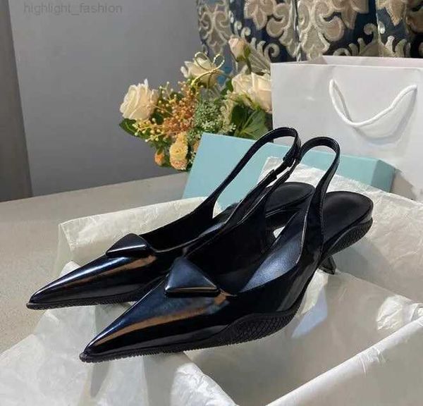 2023 designer sandals pointed high heel single shoes p triangle kitten heels sandal for women black white pink blue wedding shoes with dust
2023 designer sandals pointed high heel single shoes p triangle kitten heels sandal for women black white pink blue wedding shoes with dust