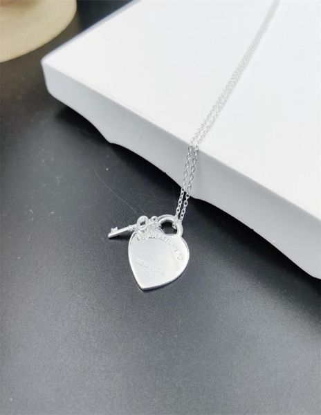blue box classic tf 925 silver love key necklacedouble hearts pendant designer women039s fashion party jewelryoriginal 11 lu9913848
blue box classic tf 925 silver love key necklacedouble hearts pendant designer women039s fashion party jewelryoriginal 11 lu9913848