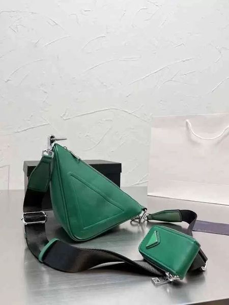 cross body bags triangle tote women change handbag fashion shoulder luxury brand designer crossbody female purses 1201, Black;red
cross body bags triangle tote women change handbag fashion shoulder luxury brand designer crossbody female purses 1201, Black;red