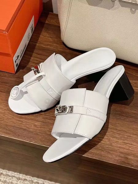 2023 new summer giulia oran sandal luxury chypre designer leather ladies chunky sandals summer flat shoes fashion beach women slippers h let, Black
2023 new summer giulia oran sandal luxury chypre designer leather ladies chunky sandals summer flat shoes fashion beach women slippers h let, Black