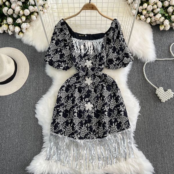 2023 summer french hepburn style dress celebrity style bubble sleeves square neck wrapped waist show thin a-line tassel jacquard dress, Black;gray
2023 summer french hepburn style dress celebrity style bubble sleeves square neck wrapped waist show thin a-line tassel jacquard dress, Black;gray