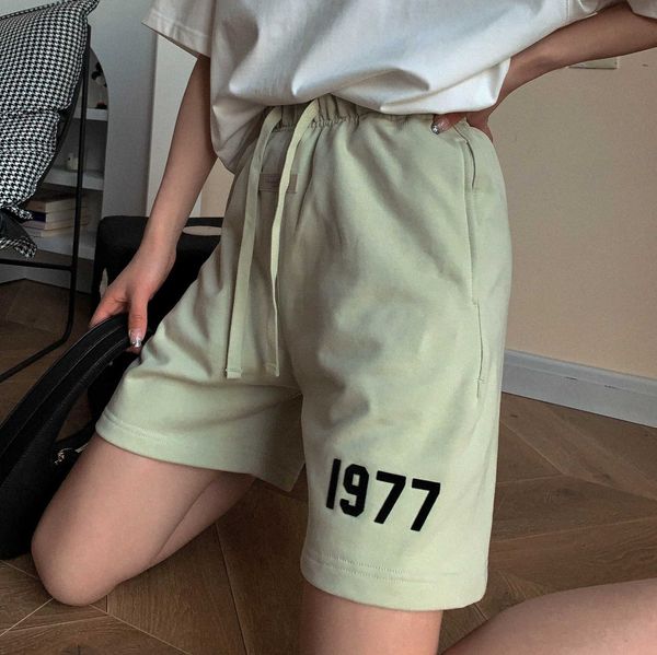 8ae0 2023 men's and women's fashion shorts high street brand ess season 8 track sports couple 1977 capris, White;black
8ae0 2023 men's and women's fashion shorts high street brand ess season 8 track sports couple 1977 capris, White;black