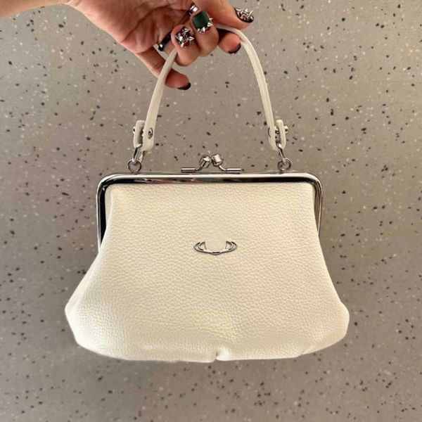 fashion designer bag women tote bag luxury chain shoulder crossbody purse small buckle saturn handbag
fashion designer bag women tote bag luxury chain shoulder crossbody purse small buckle saturn handbag