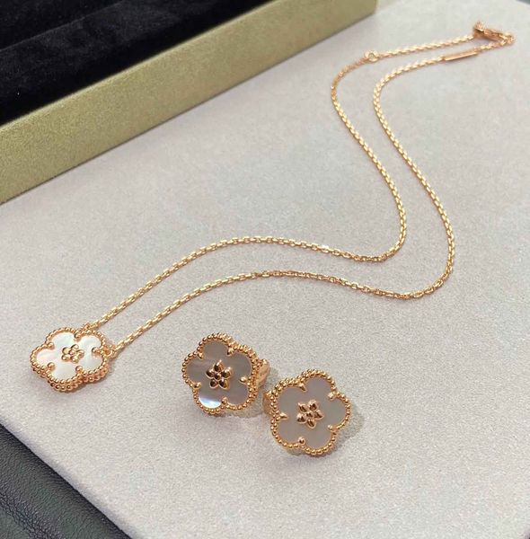 2023 luxury quality charm pendant necklace with nature shell beads clip earring bracelet in 18k rose gold plated have box stamp ps5095, Silver
2023 luxury quality charm pendant necklace with nature shell beads clip earring bracelet in 18k rose gold plated have box stamp ps5095, Silver