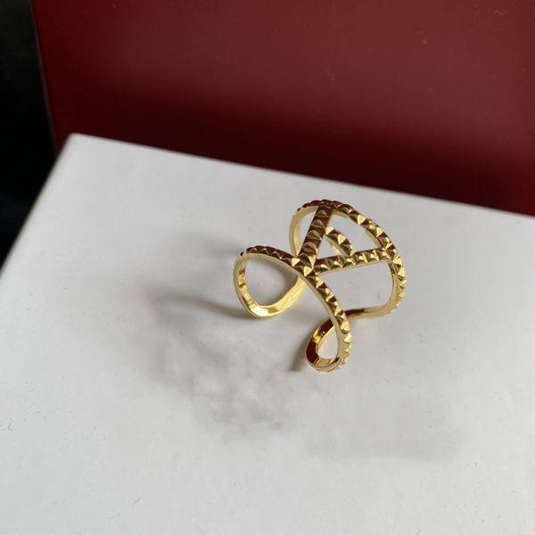the designer designed a couple ring, which is elegant, gorgeous, and atmospheric. it is a birthday jewelry gift for women and girls at parti, Silver
the designer designed a couple ring, which is elegant, gorgeous, and atmospheric. it is a birthday jewelry gift for women and girls at parti, Silver