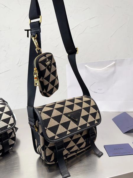 manufacturers direct sales leisure diagonal span bag diagonal span fashion all-in-one shoulder bag cute small square bag
manufacturers direct sales leisure diagonal span bag diagonal span fashion all-in-one shoulder bag cute small square bag
