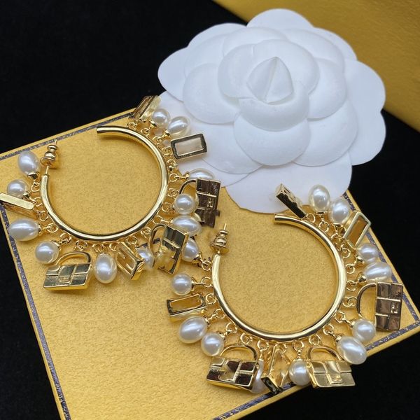fashion designer crystal rhinestone earrings earstuds brass material women's party jewelry gifts, Golden;silver
fashion designer crystal rhinestone earrings earstuds brass material women's party jewelry gifts, Golden;silver