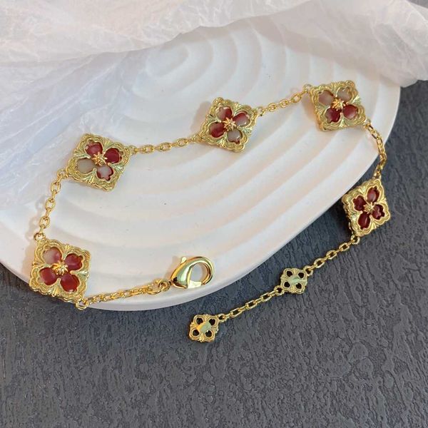 high grade and stylish fritillaria petal bracelet with niche design inset style light luxury fashionable personality temperament. hicraft fo, Golden;silver
high grade and stylish fritillaria petal bracelet with niche design inset style light luxury fashionable personality temperament. hicraft fo, Golden;silver
