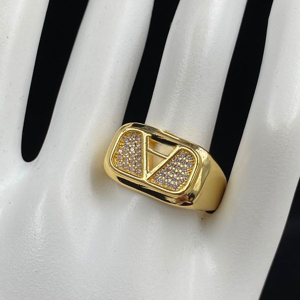 the designer designed a couple's ring, which is elegant, gorgeous, and atmospheric. it is a birthday jewelry gift for women's part, Silver
the designer designed a couple's ring, which is elegant, gorgeous, and atmospheric. it is a birthday jewelry gift for women's part, Silver