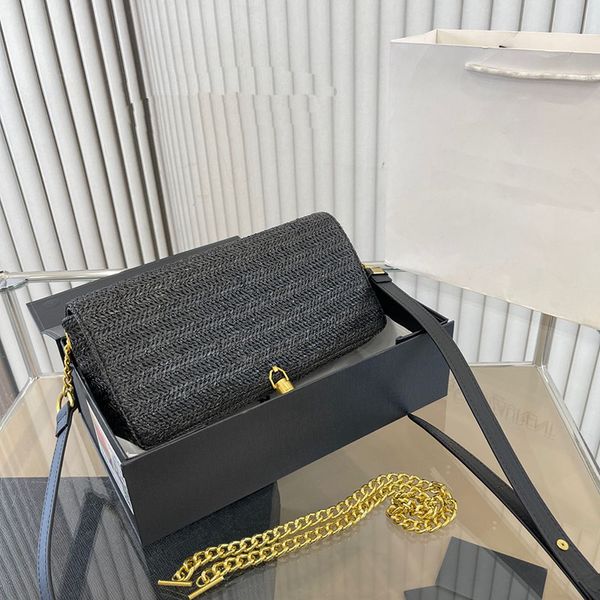 2023 envelope with caviar shoulder bags classic chain handbags cross body bag messenger bag with box
2023 envelope with caviar shoulder bags classic chain handbags cross body bag messenger bag with box