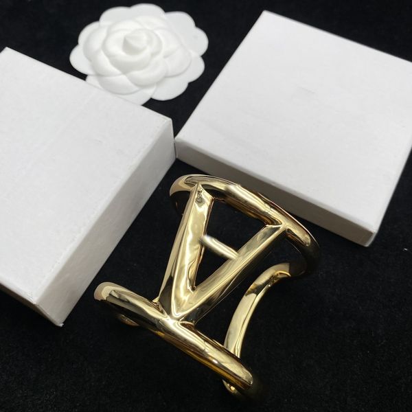 elegant, gorgeous, and fashionable ladies' party birthday jewelry gift designed by the designer for couples, Silver
elegant, gorgeous, and fashionable ladies' party birthday jewelry gift designed by the designer for couples, Silver