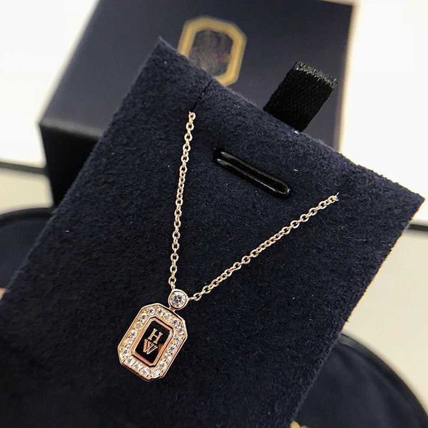 hw perfume bottle necklace 925 pure silver rose gold full drill light all match letter high sense clavicle chain
hw perfume bottle necklace 925 pure silver rose gold full drill light all match letter high sense clavicle chain