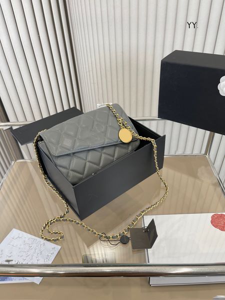 2023 fashion designer bag shoulder bag women's leather tote bag chain heart crossbody bag messenger handbag black wallet
2023 fashion designer bag shoulder bag women's leather tote bag chain heart crossbody bag messenger handbag black wallet