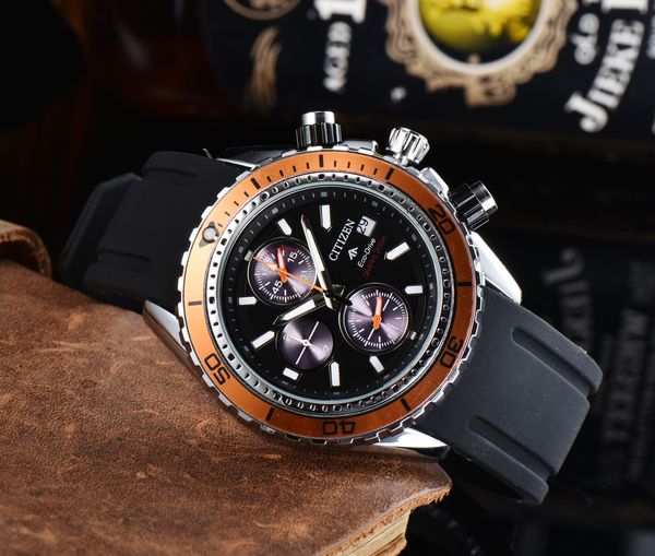 2023 popular multifunctional luxury men's watch quartz watch ceramic bezel design super luminous silicone band, Slivery;brown 
2023 popular multifunctional luxury men's watch quartz watch ceramic bezel design super luminous silicone band, Slivery;brown