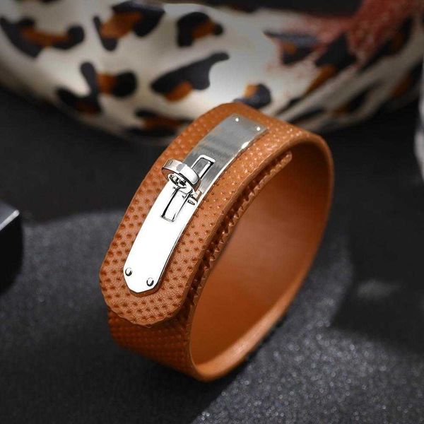 selling foreign womens bracelet creative personality leather fashion model style design sense niche accessories, Golden;silver
selling foreign womens bracelet creative personality leather fashion model style design sense niche accessories, Golden;silver