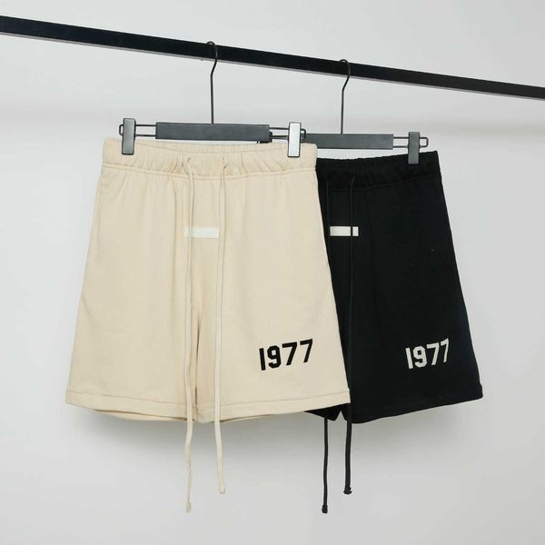 a82h 2023 men's and women's fashion shorts high street brand ess summer 1977 flocked loose fitting sports youth pants, White;black
a82h 2023 men's and women's fashion shorts high street brand ess summer 1977 flocked loose fitting sports youth pants, White;black