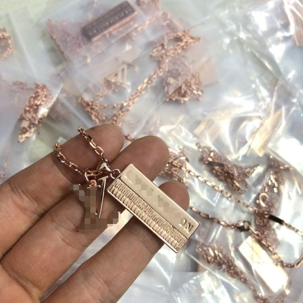 luxury brand pendant letter flowers pendant necklace designer fashion gold plate simple necklaces wedding party crysatl jewerlry necklace vn, Silver
luxury brand pendant letter flowers pendant necklace designer fashion gold plate simple necklaces wedding party crysatl jewerlry necklace vn, Silver