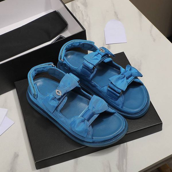 r sandals women's classic channel sandals summer slides fashion slippers x341, Black 
r sandals women's classic channel sandals summer slides fashion slippers x341, Black