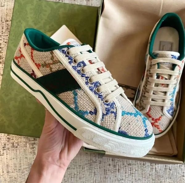 luxurious brand tennis 1977 sneakers shoes women men embroidery patch branded heart footwear chunky rubber sole stretch cotton calfskin skat, Black
luxurious brand tennis 1977 sneakers shoes women men embroidery patch branded heart footwear chunky rubber sole stretch cotton calfskin skat, Black
