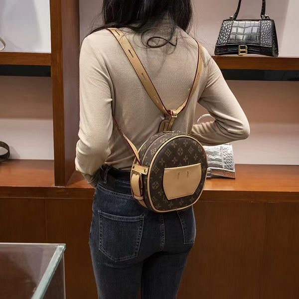 net red texture new light luxury high-end brand round women's bag printed single shoulder crossbody bag fashion small backpack
net red texture new light luxury high-end brand round women's bag printed single shoulder crossbody bag fashion small backpack