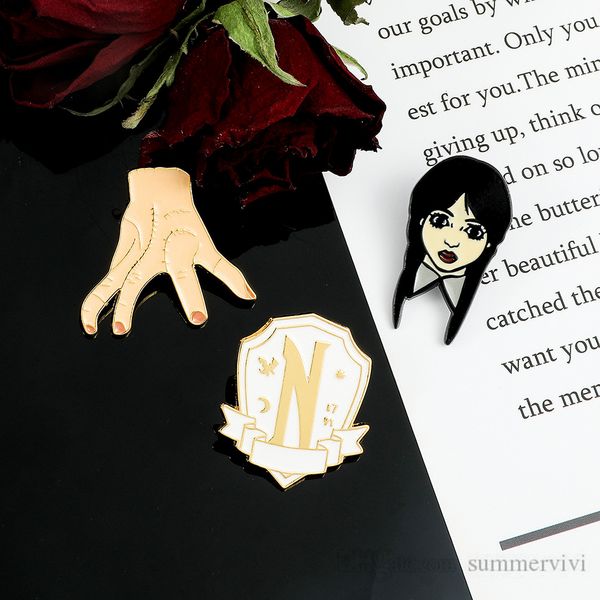 fashion girls jewelry wednesday pins i am smiling adams family brooches head portrait collar pins addams necklaces girl jewelry accessories, Red;brown
fashion girls jewelry wednesday pins i am smiling adams family brooches head portrait collar pins addams necklaces girl jewelry accessories, Red;brown