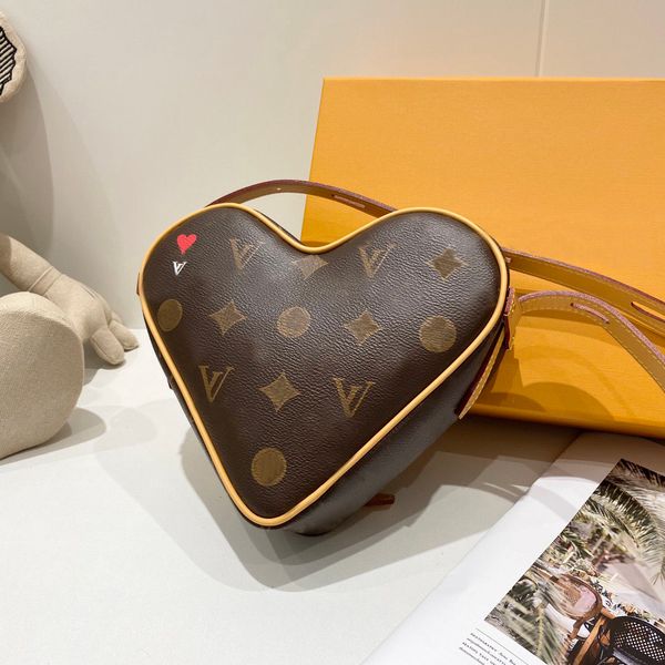 2023 new tote bag classic old flower love type designer bag shoulder bag crossbody bag clutch handbag leather messenger package evening bags
2023 new tote bag classic old flower love type designer bag shoulder bag crossbody bag clutch handbag leather messenger package evening bags