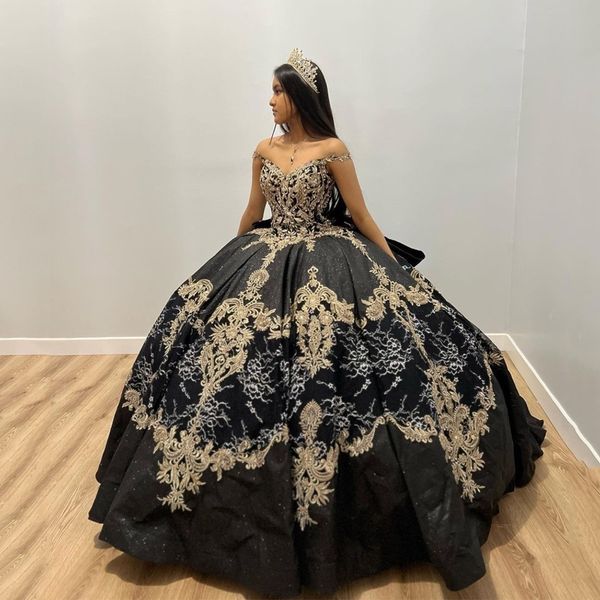 black quinceanera dresses satin beading gold appliques lace v-neck luxury sweet princess ball gown vestidos de 15 anos, Blue;red
black quinceanera dresses satin beading gold appliques lace v-neck luxury sweet princess ball gown vestidos de 15 anos, Blue;red