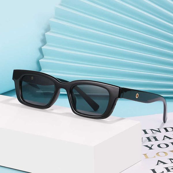 new jennie tiktok 1996 sunglasses voice screen red shades men's and small face glasses, White;black
new jennie tiktok 1996 sunglasses voice screen red shades men's and small face glasses, White;black