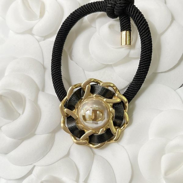 a simple, precious, elegant, and high-end hairpin designed by the designer specifically for women, Silver
a simple, precious, elegant, and high-end hairpin designed by the designer specifically for women, Silver