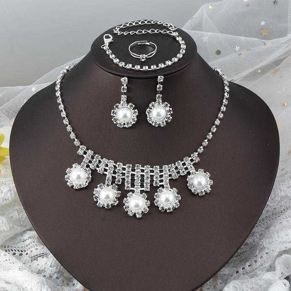 wedding accessories elegant graceful bracelet full diamond necklace earring four piece ring set bride ornament, Golden;silver
wedding accessories elegant graceful bracelet full diamond necklace earring four piece ring set bride ornament, Golden;silver