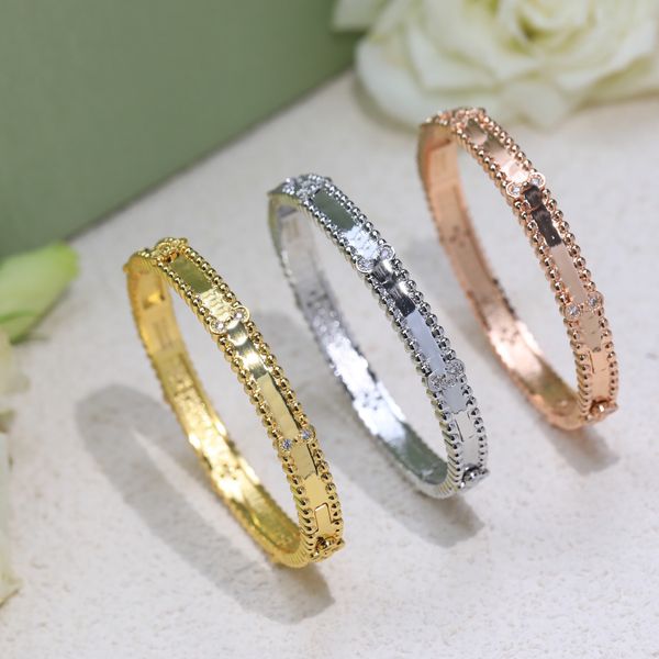 luxury woman bangle four leaf clover designer van fashion gold bracelet jewelry women banquet accessories charm bracelet 09, Black
luxury woman bangle four leaf clover designer van fashion gold bracelet jewelry women banquet accessories charm bracelet 09, Black