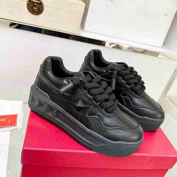 designer skate shoes v sneakers valentinoity sports shoes ftrainer women men sneaker woman man sdgvbcvb 
designer skate shoes v sneakers valentinoity sports shoes ftrainer women men sneaker woman man sdgvbcvb
