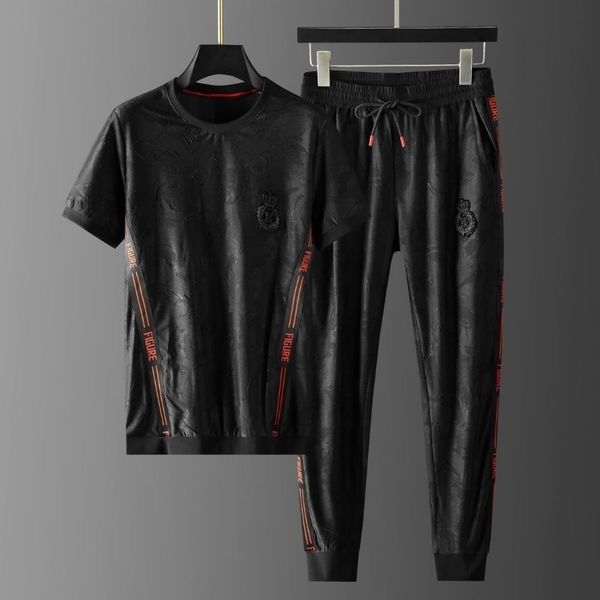 mens tracksuits highend jacquard ribbon european splicing short sleeve suit mens summer korean version large size trend twopiece set 230512, Gray
mens tracksuits highend jacquard ribbon european splicing short sleeve suit mens summer korean version large size trend twopiece set 230512, Gray